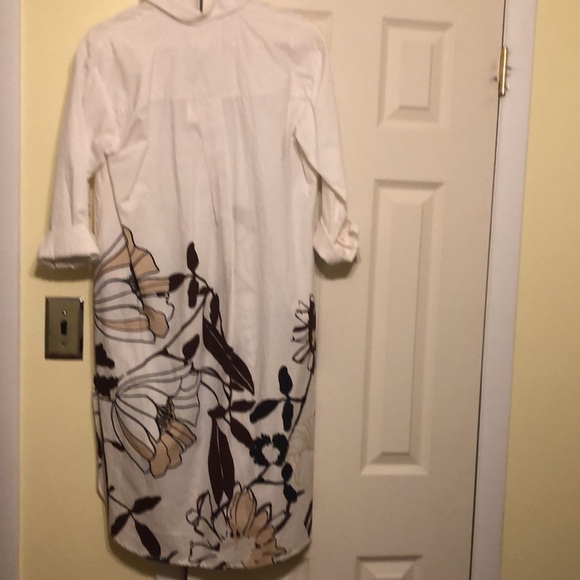 Anthropologie Maeve White Button-down Tunic w/Flower Detail on Front & Back NWT! - Picture 11 of 11